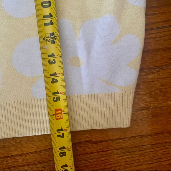 Floral Yellow and White Sweater - Picture 6 of 6